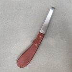 hoof care supplies: Stainless Steel Horse Hoof Pruning Knife with Wooden Handle - Image 2